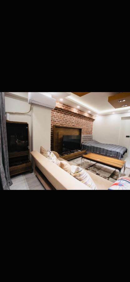 Right Next To The Cevahirshopping Center Appartement
