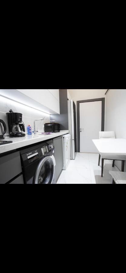 Right Next To The Cevahirshopping Center Appartement